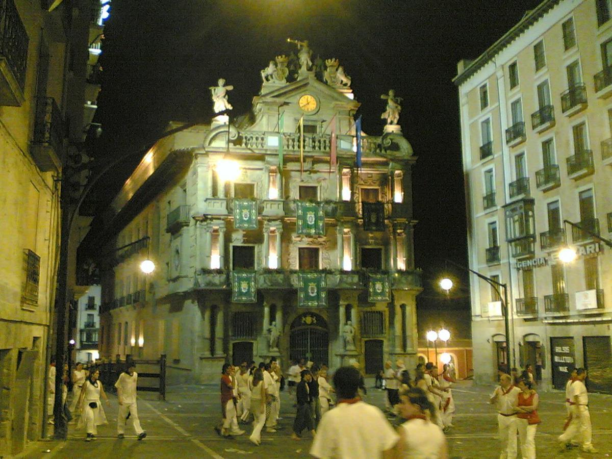 Calle Ansoleaga A 100 Mts Del Ayuntamiento Pamplona Exteriér fotografie