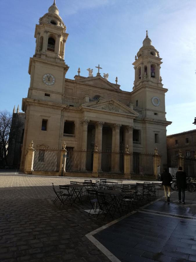 Calle Ansoleaga A 100 Mts Del Ayuntamiento Pamplona Exteriér fotografie