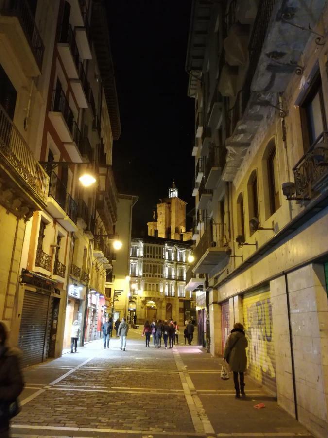 Calle Ansoleaga A 100 Mts Del Ayuntamiento Pamplona Exteriér fotografie